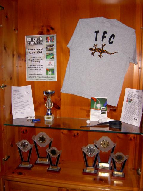 2005 Vitrine